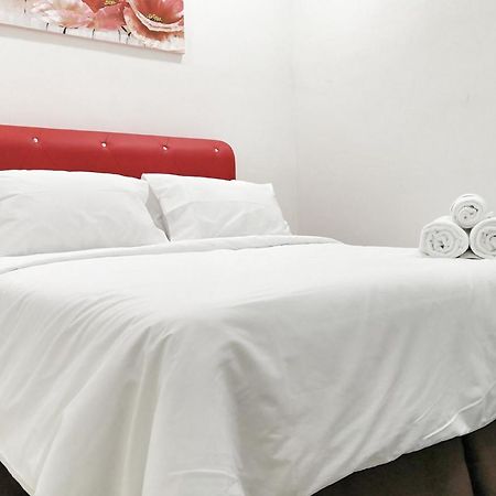 Teratak Persona Homestay. 4 Rooms Double Storey Terrace In Kuantan City. ภายนอก รูปภาพ