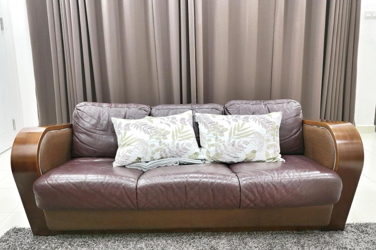 Teratak Persona Homestay. 4 Rooms Double Storey Terrace In Kuantan City. ภายนอก รูปภาพ